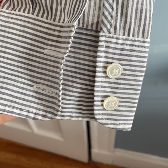 J. Crew sz 6 Ruffle Front Button Down Shirt - Picture 4 of 5